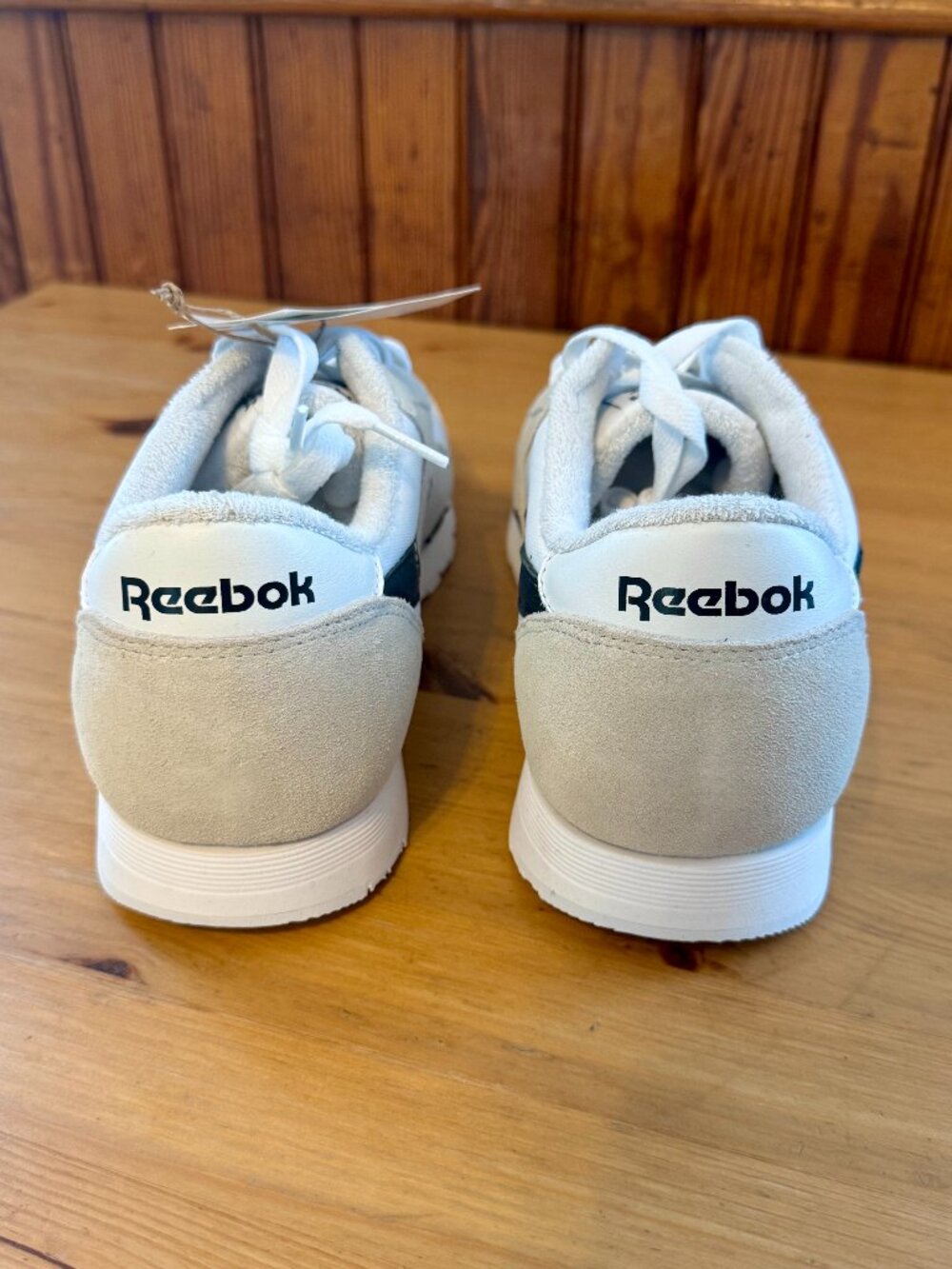 Reebok Classics - Picture 4 of 5